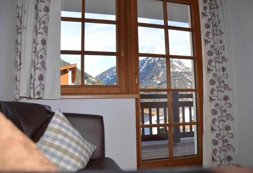 غرفة قياسية فردية, Andis Almdorf