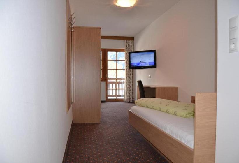 غرفة قياسية فردية, Andis Almdorf