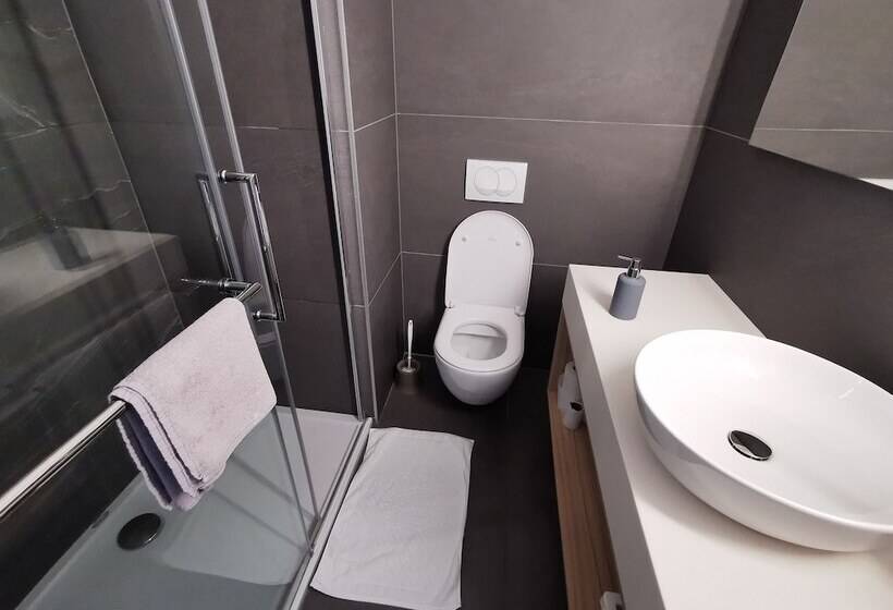 اتاق استاندارد, Cha Cha Rooms