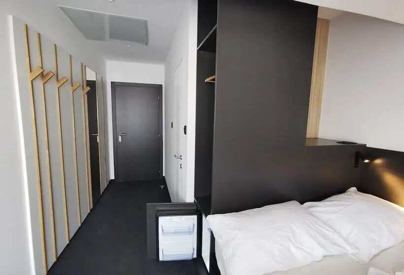 اتاق استاندارد یک تخته با چشم‌انداز, Cha Cha Rooms