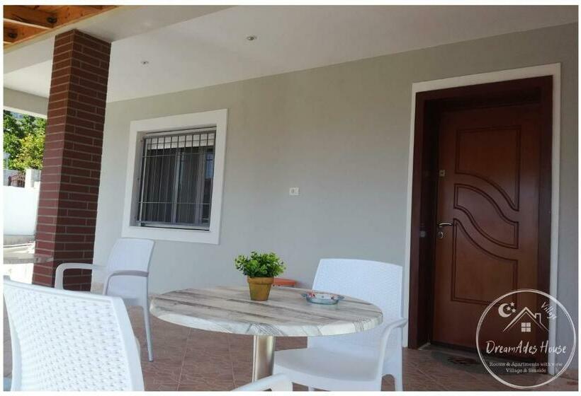 Cameră Standard, Dreamades House