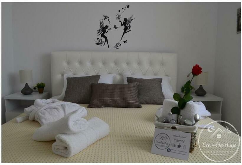 Cameră Standard, Dreamades House