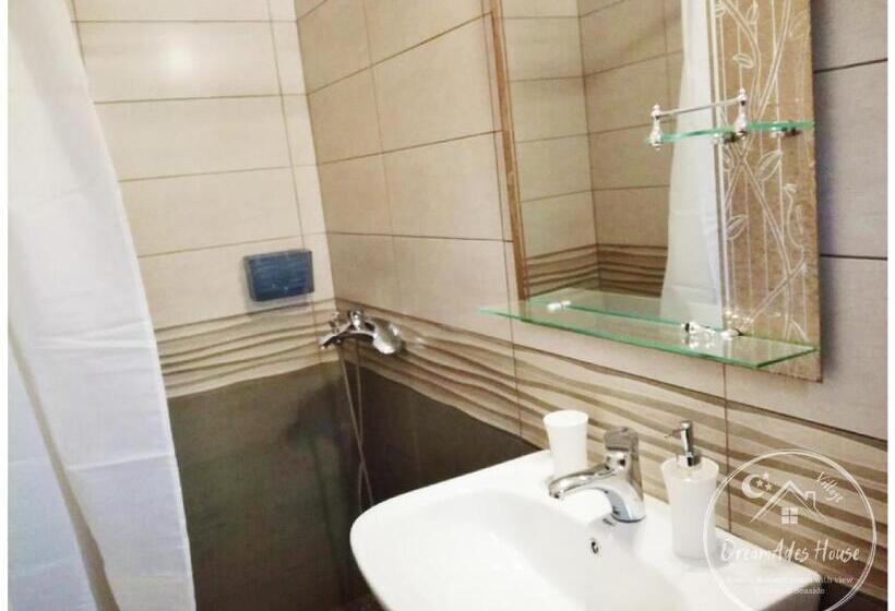 Cameră Standard, Dreamades House