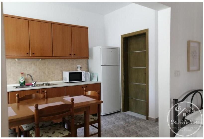 Studiou Familiar, Dreamades House