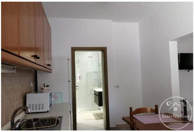 Studiou Familiar, Dreamades House