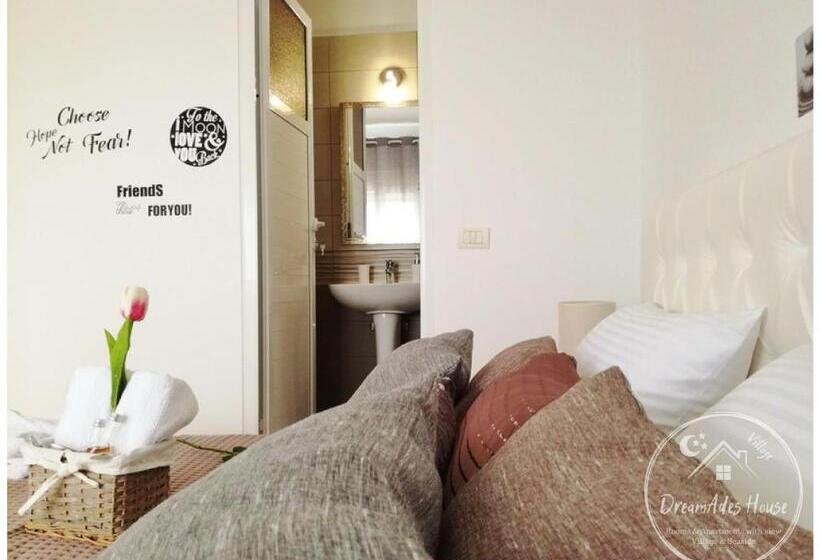 Cameră Standard, Dreamades House