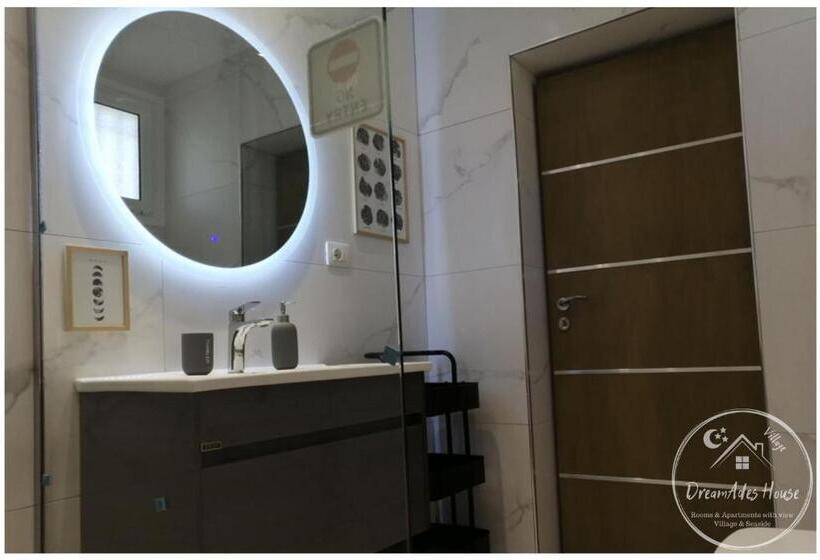 Studiou Familiar, Dreamades House