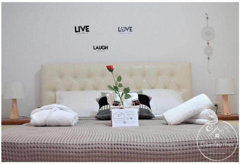 Studiou Familiar, Dreamades House