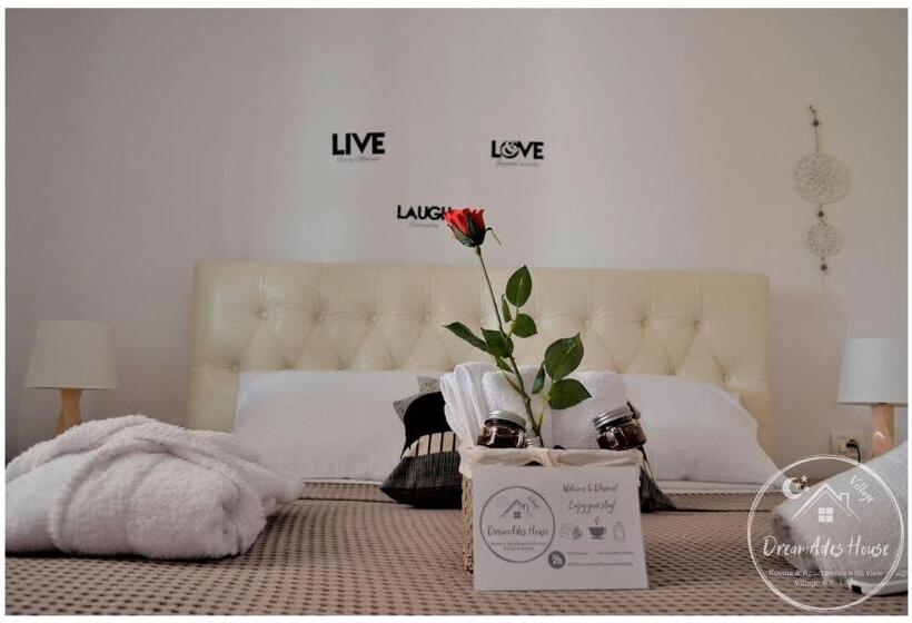 Studiou Familiar, Dreamades House