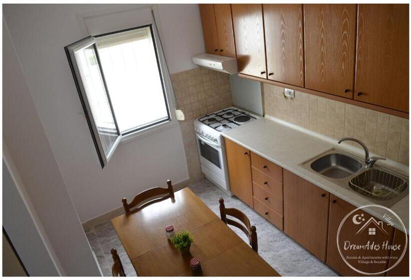 Studiou Familiar, Dreamades House