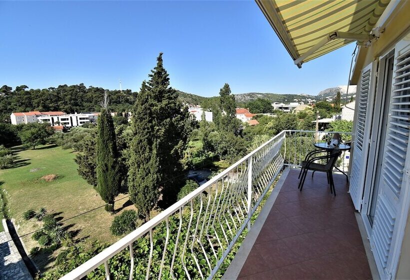 شقة غرفتين نوم مطلة على الحديقة, Guesthouse Kanjuo