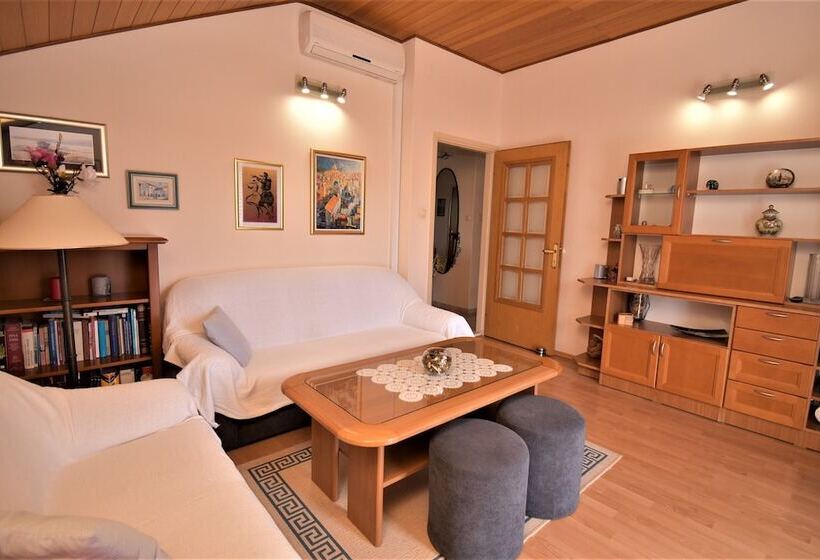 2 Bedroom Apartment Garden View, Guesthouse Kanjuo