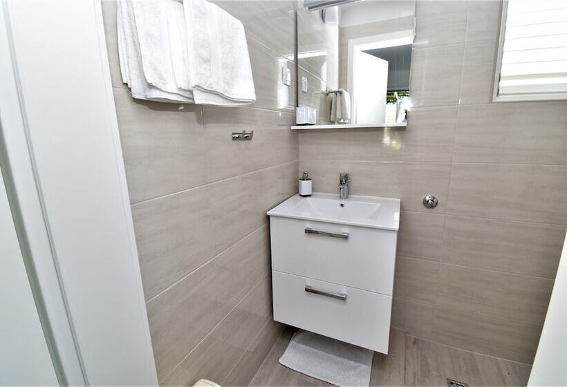 إستوديو قياسى مطلّ علي الحديقة, Guesthouse Kanjuo