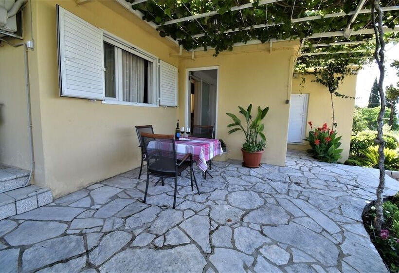 إستوديو قياسى مطلّ علي الحديقة, Guesthouse Kanjuo