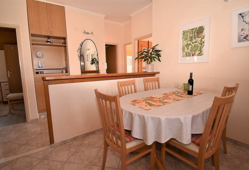 شقة غرفتين نوم مطلة على الحديقة, Guesthouse Kanjuo