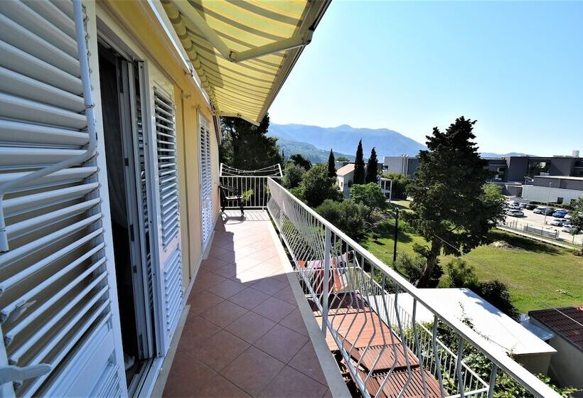 شقة غرفتين نوم مطلة على الحديقة, Guesthouse Kanjuo