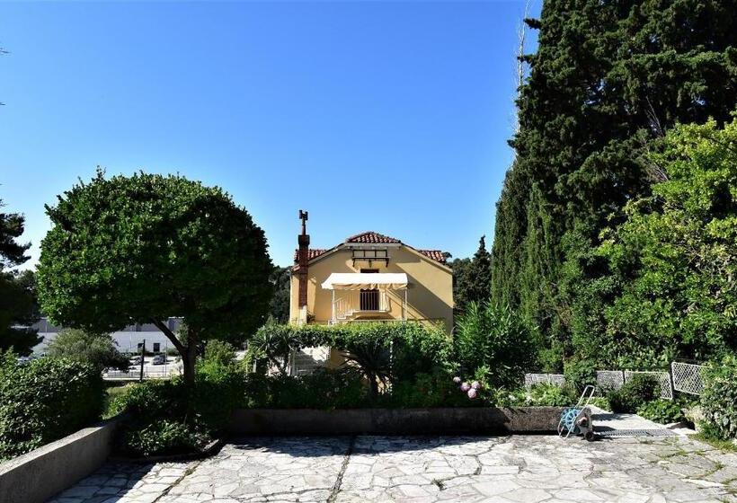 2 Bedroom Apartment Garden View, Guesthouse Kanjuo