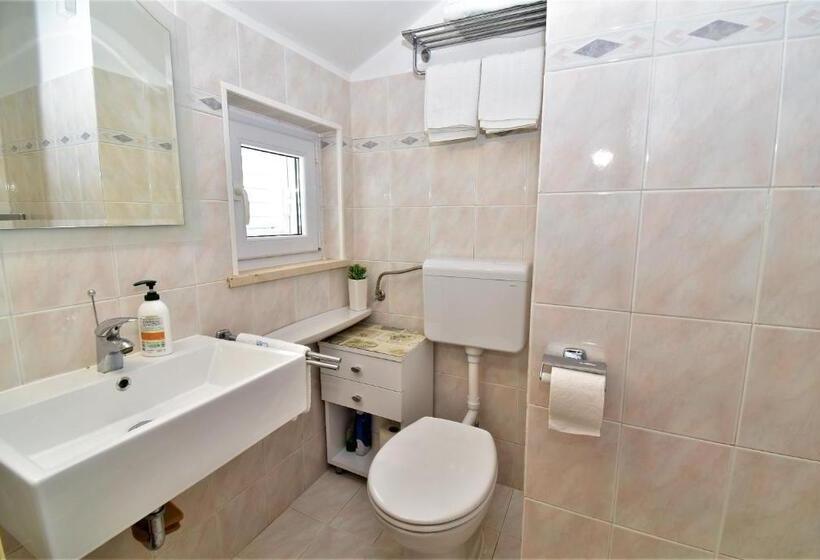 شقة غرفتين نوم مطلة على الحديقة, Guesthouse Kanjuo