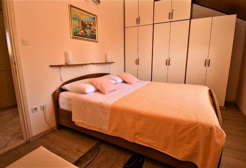 2 Bedroom Apartment Garden View, Guesthouse Kanjuo