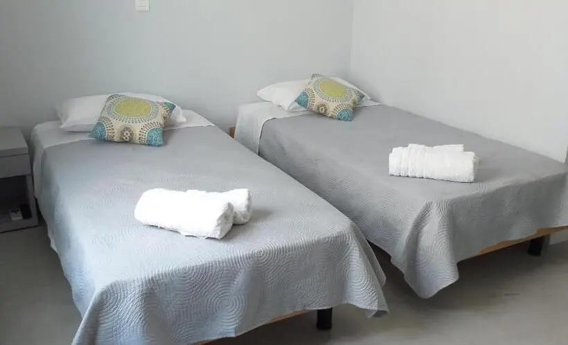 اتاق اکونومی, Passos Rooms