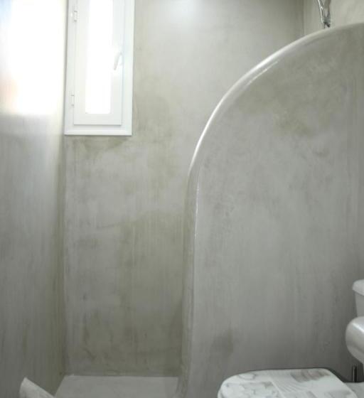 חדר סטנדרט לשלושה עם מרפסת, Passos Rooms