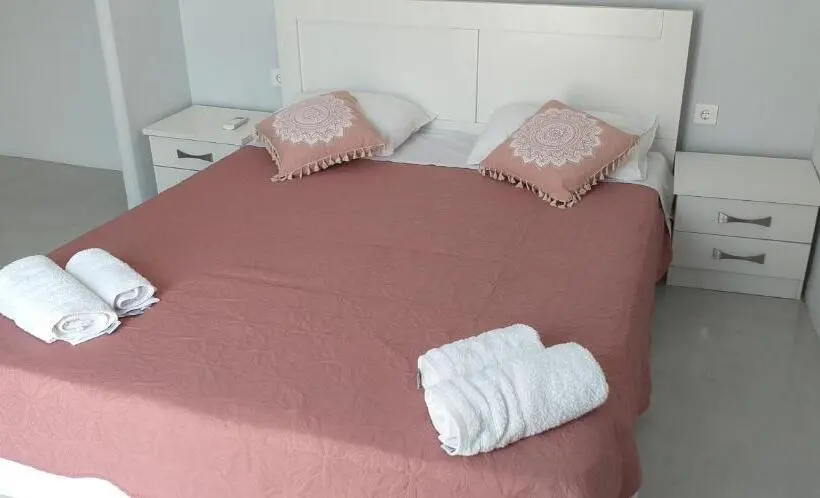اتاق استاندارد سه تخته با بالکن, Passos Rooms