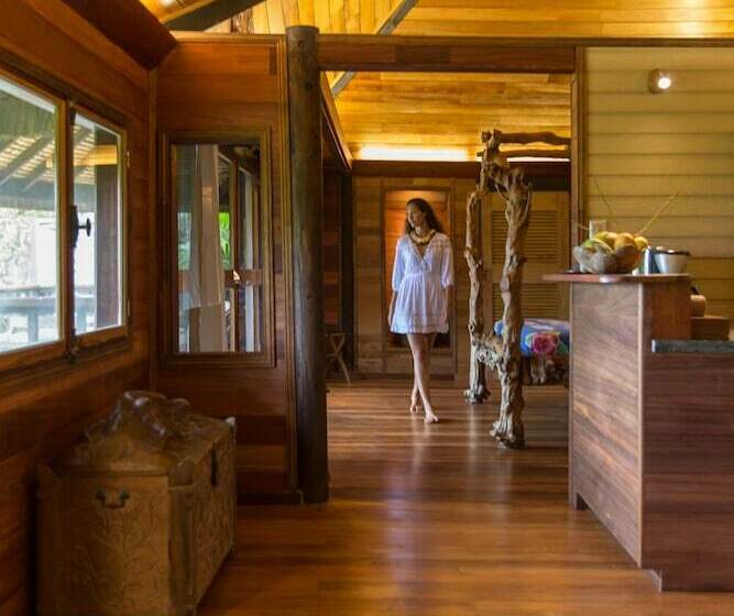 بانگلوی سوپریور, Rohotu Fare