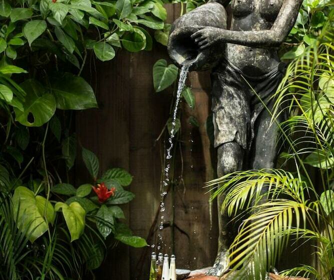 بانگلوی سوپریور, Rohotu Fare