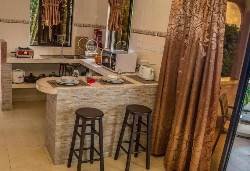 استودیوی استاندارد با چشمانداز دریا, Les Elles Guesthouse Self Catering