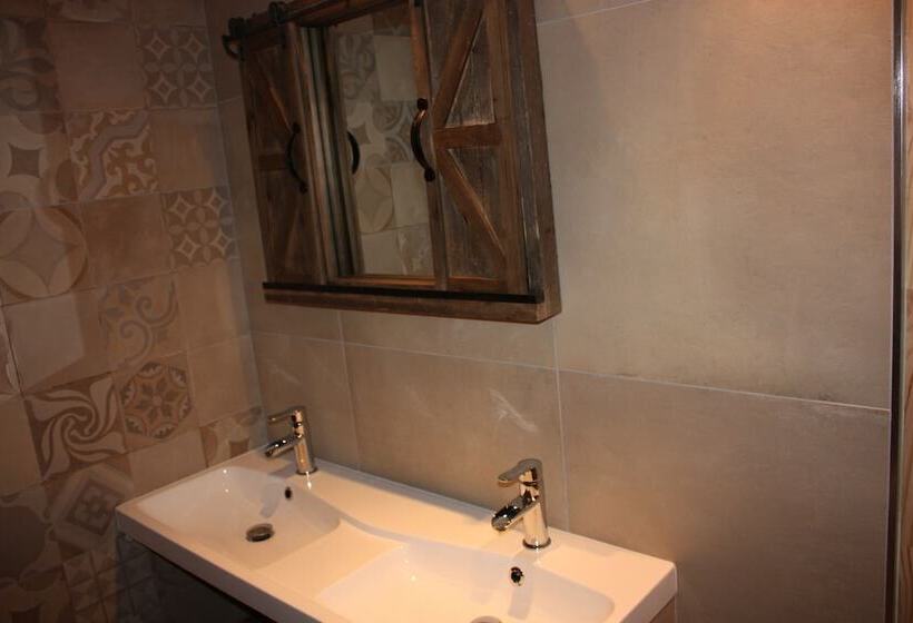 ファミリールーム, La Brocherie