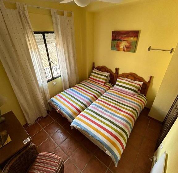 Номер Стандарт Индивидуальный Совместная Ванная, Hostal R Conecta