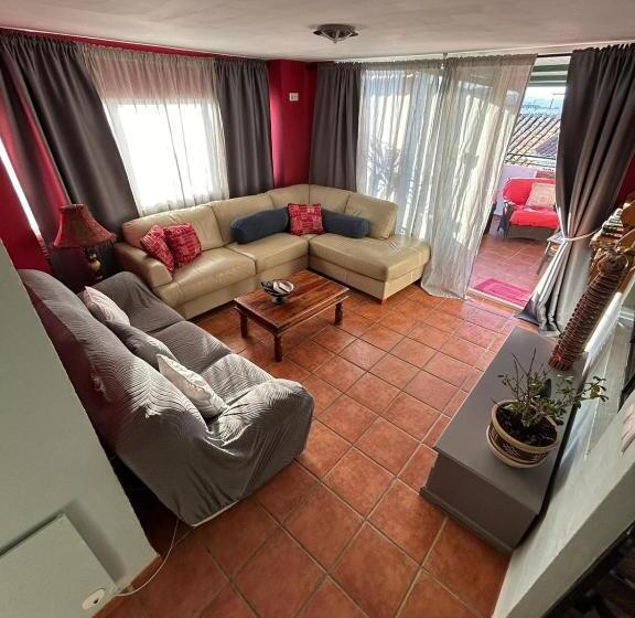 Семейный Номер Совместный Санузел, Hostal R Conecta