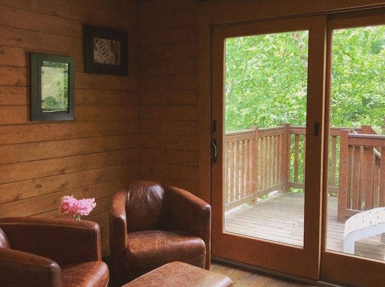 스위트, Chatfield Hollow Inn