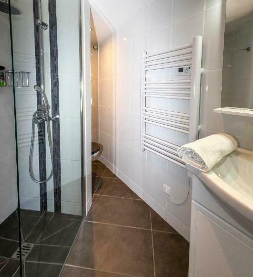 패밀리 룸, La Jalousie