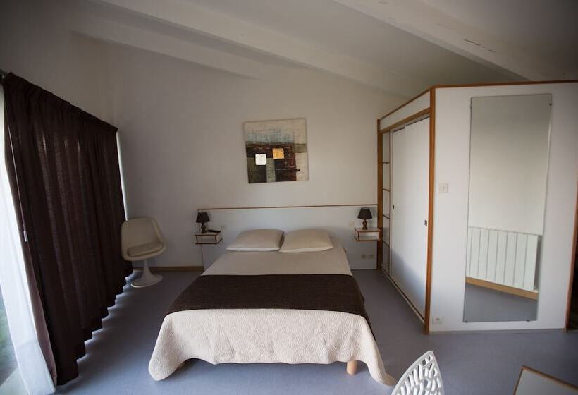 장애인을 위한 스탠다드 룸, La Jalousie