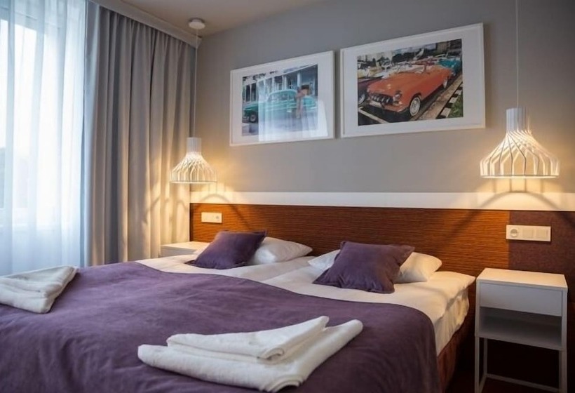 スタンダードルーム, Quattro