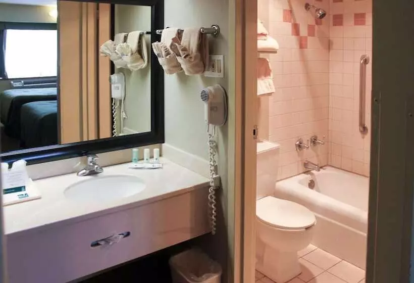 ２ダブルベッドのスタンダードルーム, Quality Inn Navajo Nation Capital