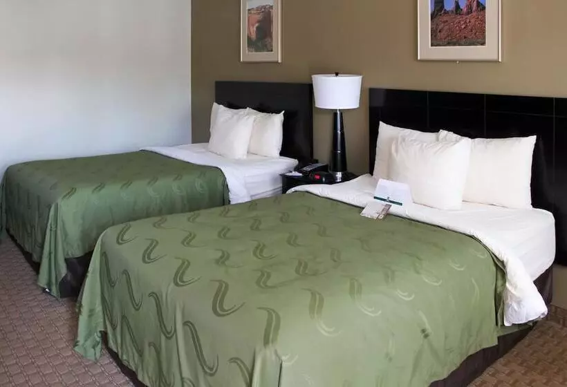 ２ダブルベッドのスタンダードルーム, Quality Inn Navajo Nation Capital