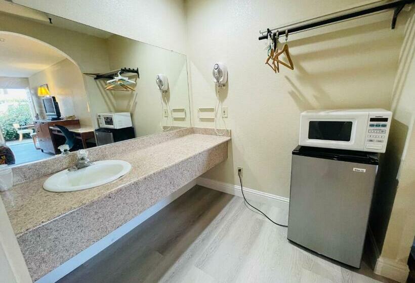 标准间, Morgan Hill Inn