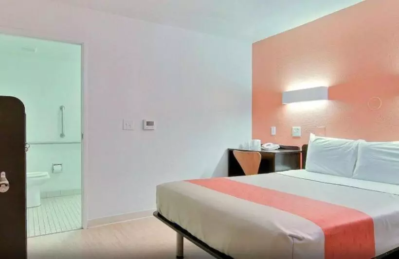 اتاق لوکس چهار تخته, Motel 6corpus Christi, Tx  East  North Padre Island