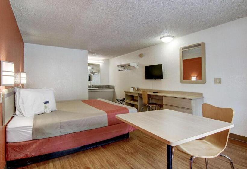 Номер Стандарт Кровать Кинг Адаптированный для Инвалидов, Motel 6 Union City, Ga  Atlanta Airport