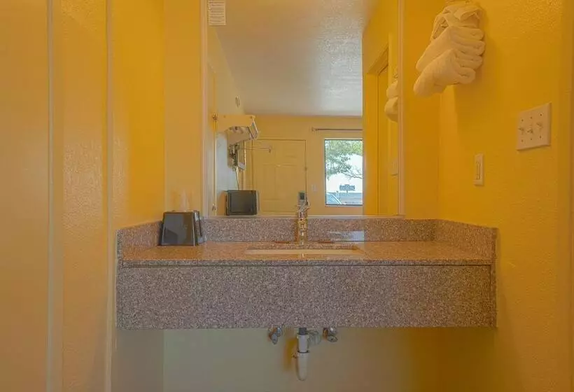 ２ダブルベッドのスタンダードルーム, Days Inn By Wyndham Wichita Falls