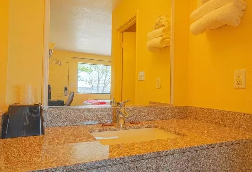 ２ダブルベッドのスタンダードルーム, Days Inn By Wyndham Wichita Falls