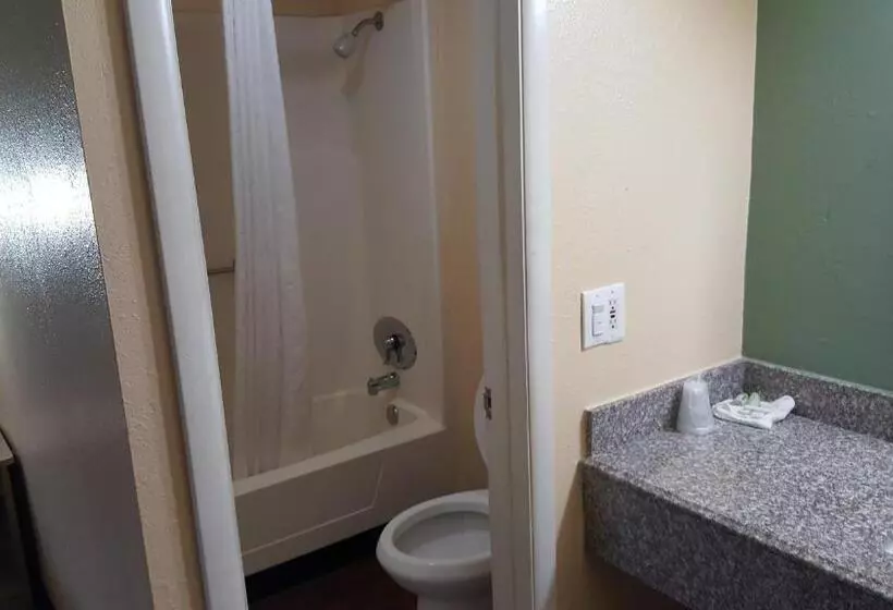キングサイズベッドのスタンダードルーム, Mentor Home Inn And Suites