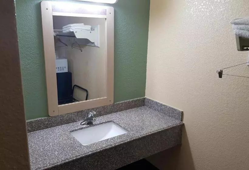 ２ダブルベッドのスタンダードルーム, Mentor Home Inn And Suites