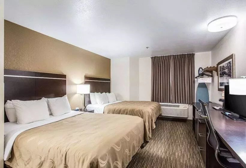 ２ダブルベッドのスタンダードルーム, Quality Inn & Suites Meridian   West Boise