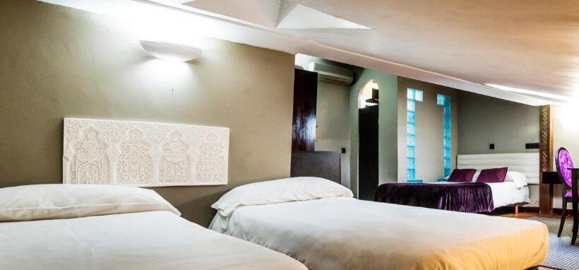 غرفة قياسية رباعية, La Posada De La Magistral