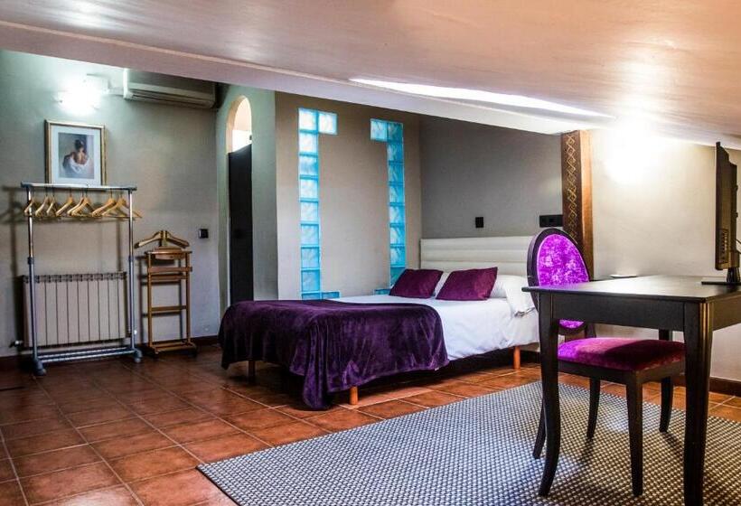Четырехместный Номер Стандарт, La Posada De La Magistral