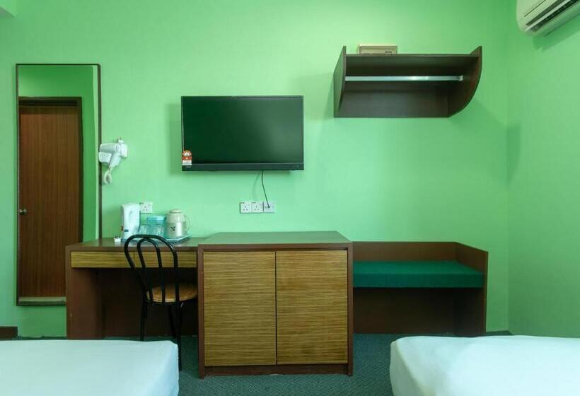 חדר דלוקס לשלושה, Royal