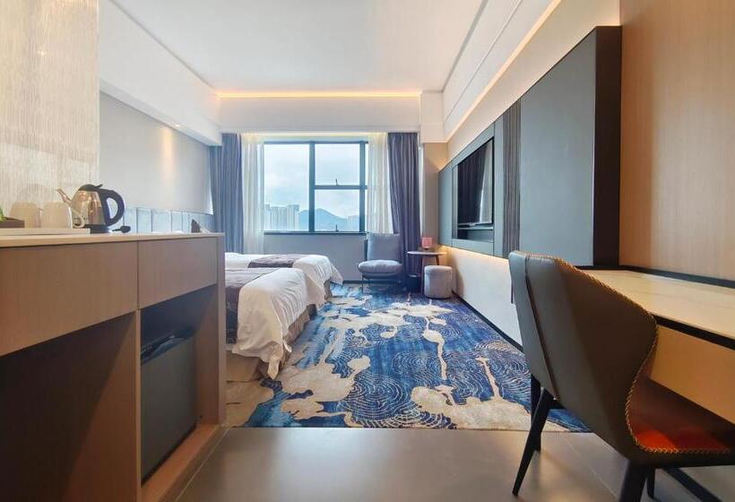 Номер Superior, Romanjoy International